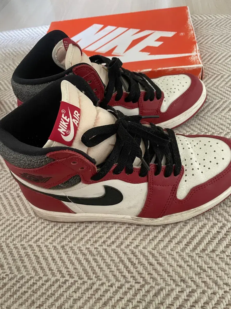 Jordan 1 Retro High OG Chicago 2022